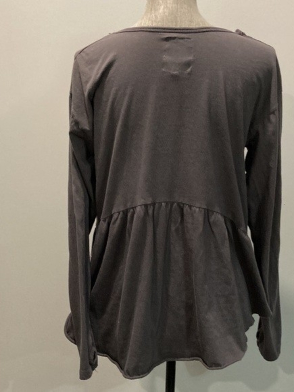 Women's Charcoal Long-Sleeve Scoop Neck Top with Chain Detail - Picture 2 of 5